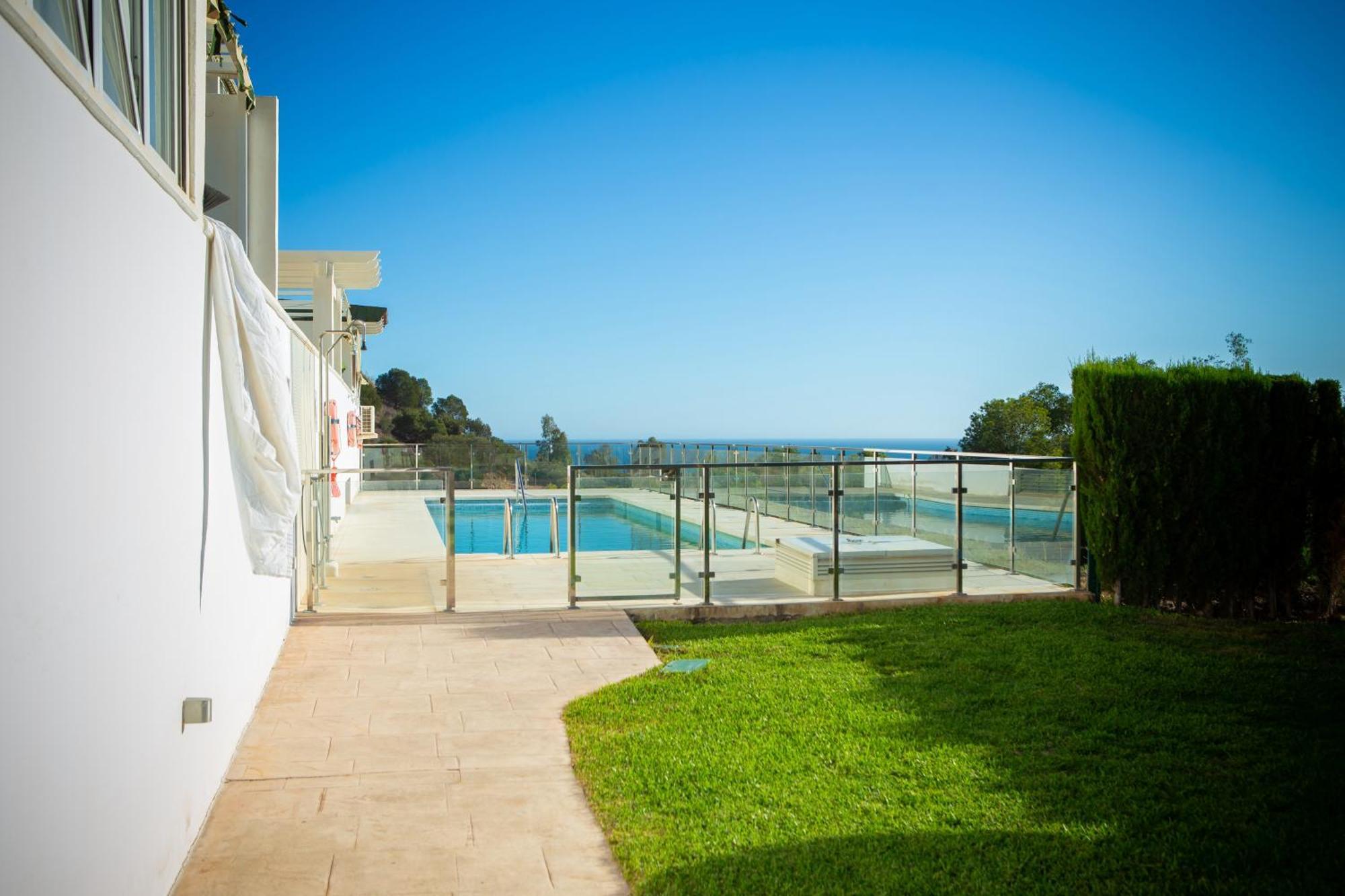 Benalhome - Tu Hogar Con Terraza Y Ducha Exterior Benalmádena Kültér fotó