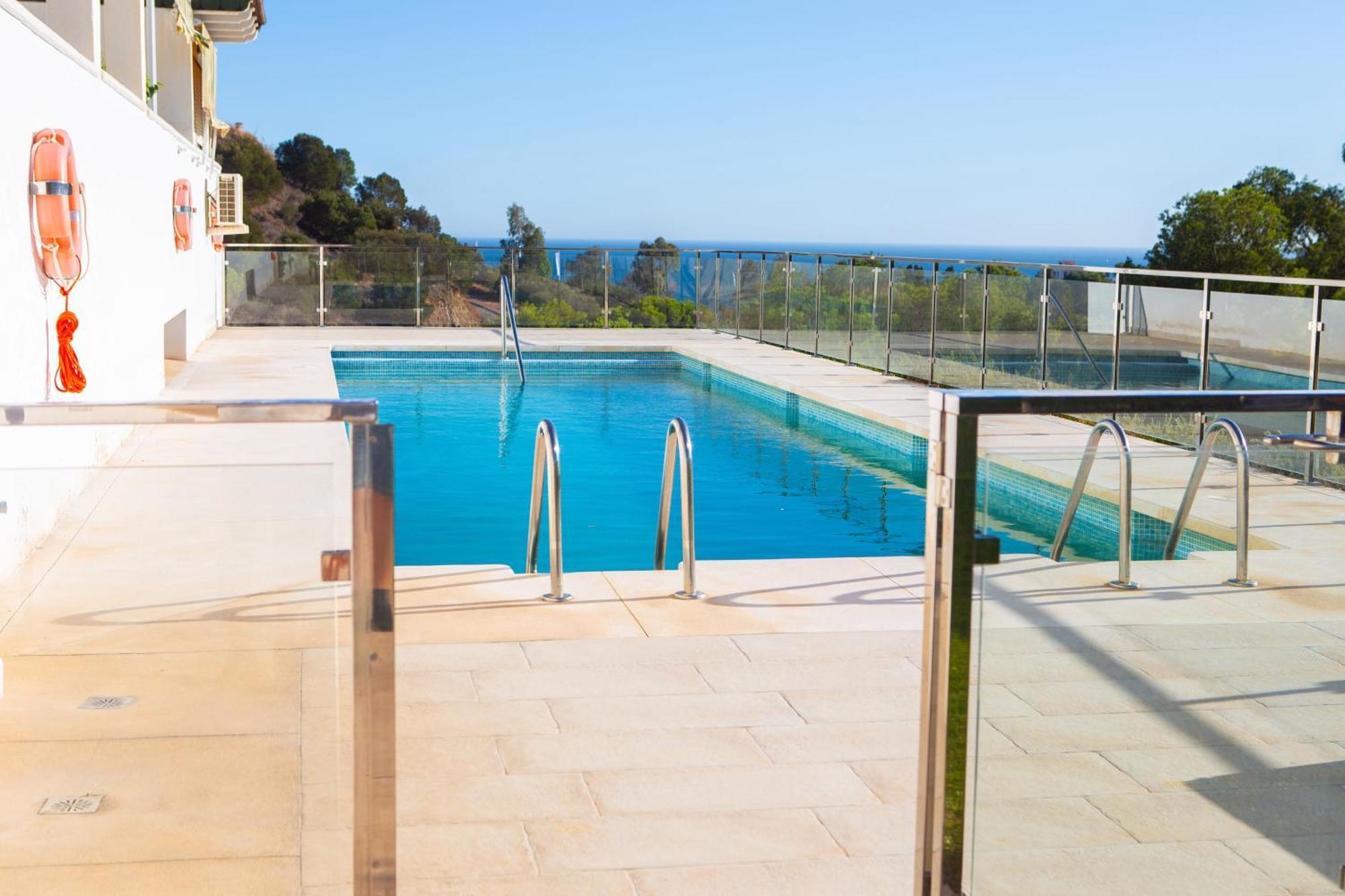 Benalhome - Tu Hogar Con Terraza Y Ducha Exterior Benalmádena Kültér fotó